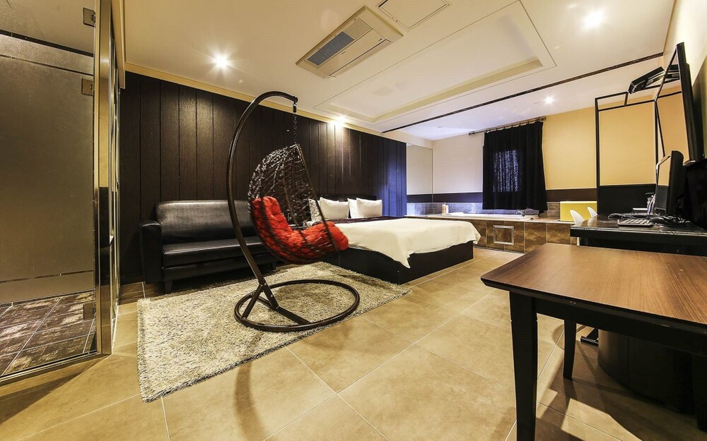 Guestroom