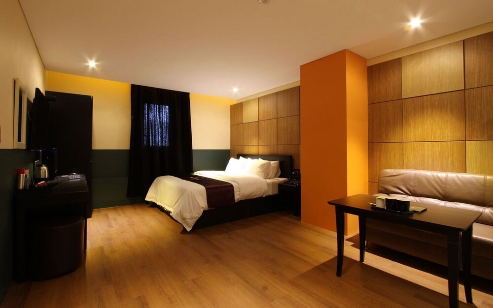 Guestroom