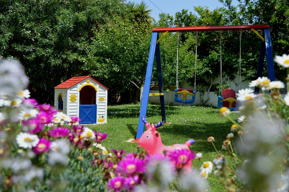Childrens Play Area - Outdoor