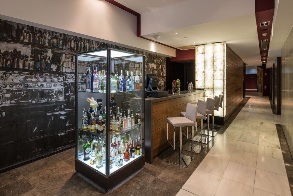 Hotel Bar