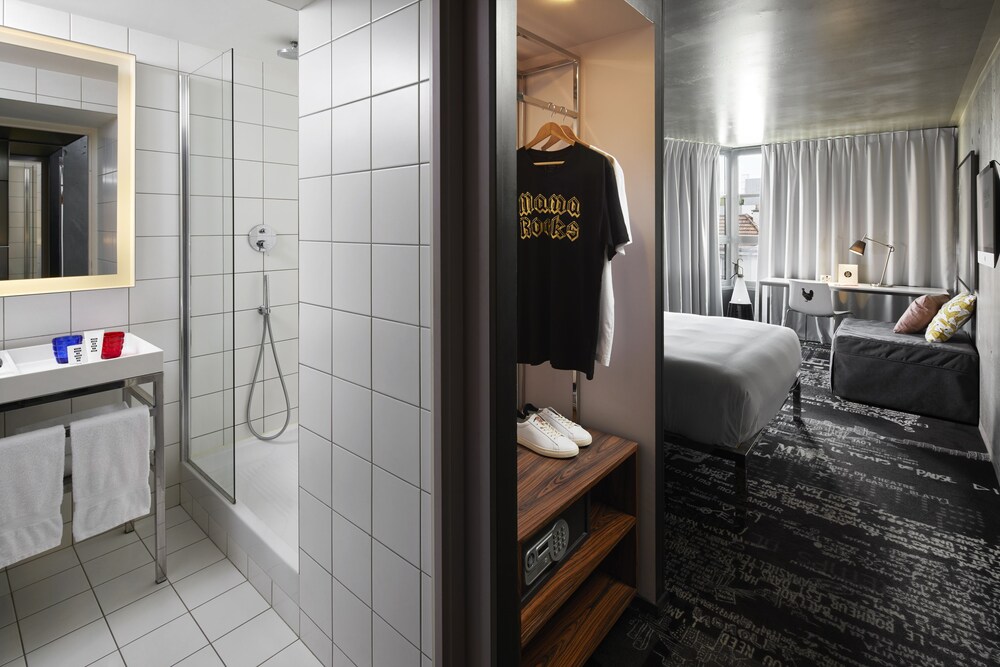 Double Room (Large Mama) - Guestroom