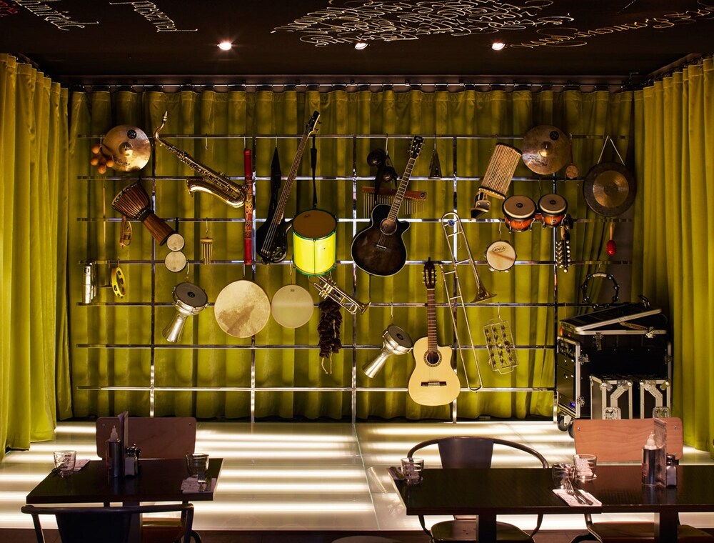 Hotel Bar