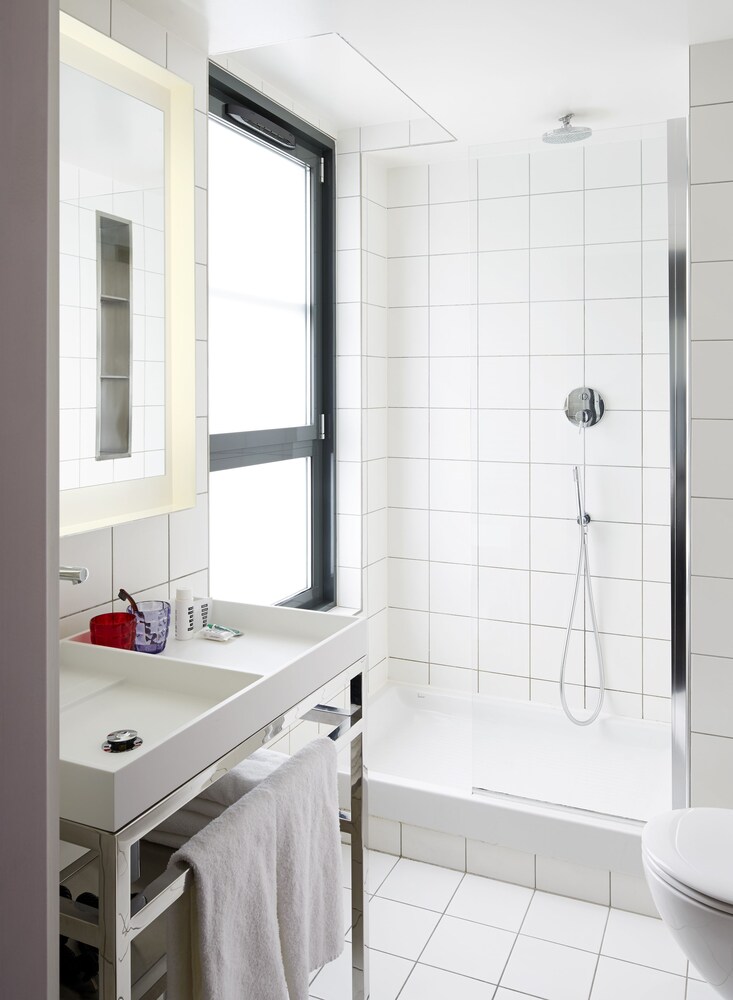 Double Room (Large Mama) - Bathroom