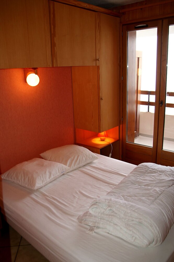 Comfort Apartment, 1 Bedroom (Station - 6 persons) - Guestroom