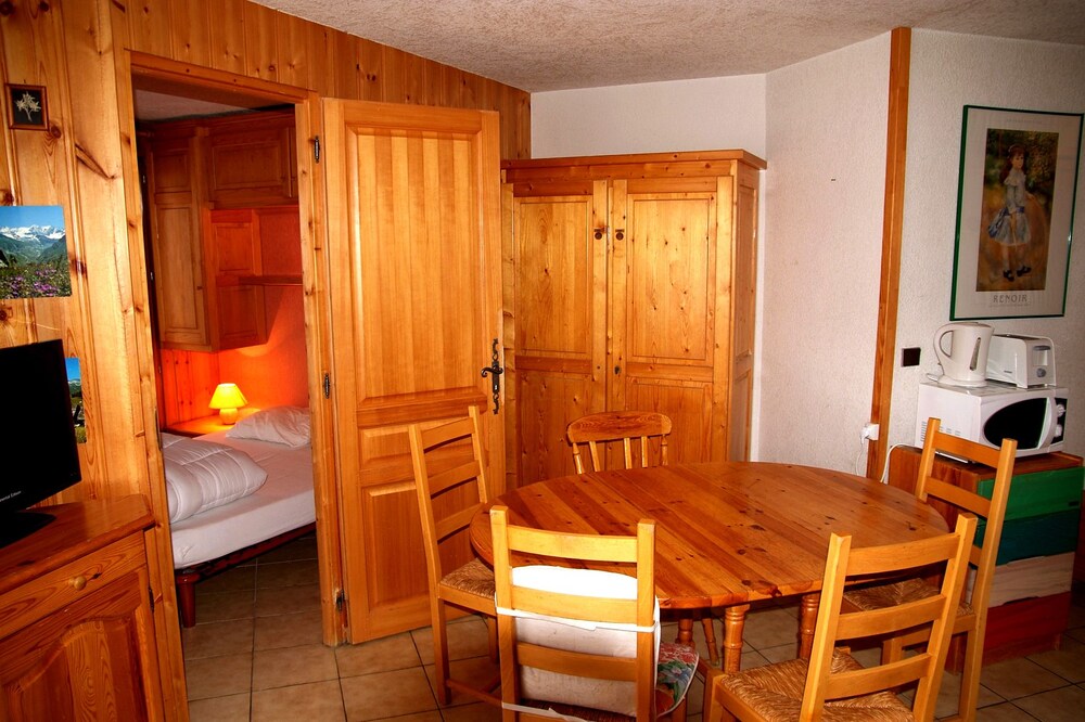Comfort Apartment, 1 Bedroom (Station - 6 persons) - Living Room