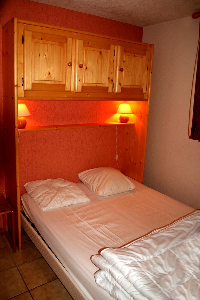 Comfort Apartment, 1 Bedroom (Station - 6 persons) - Guestroom