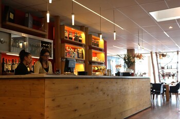 Food Court