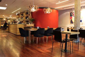 Food Court
