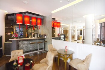 Hotel Lounge