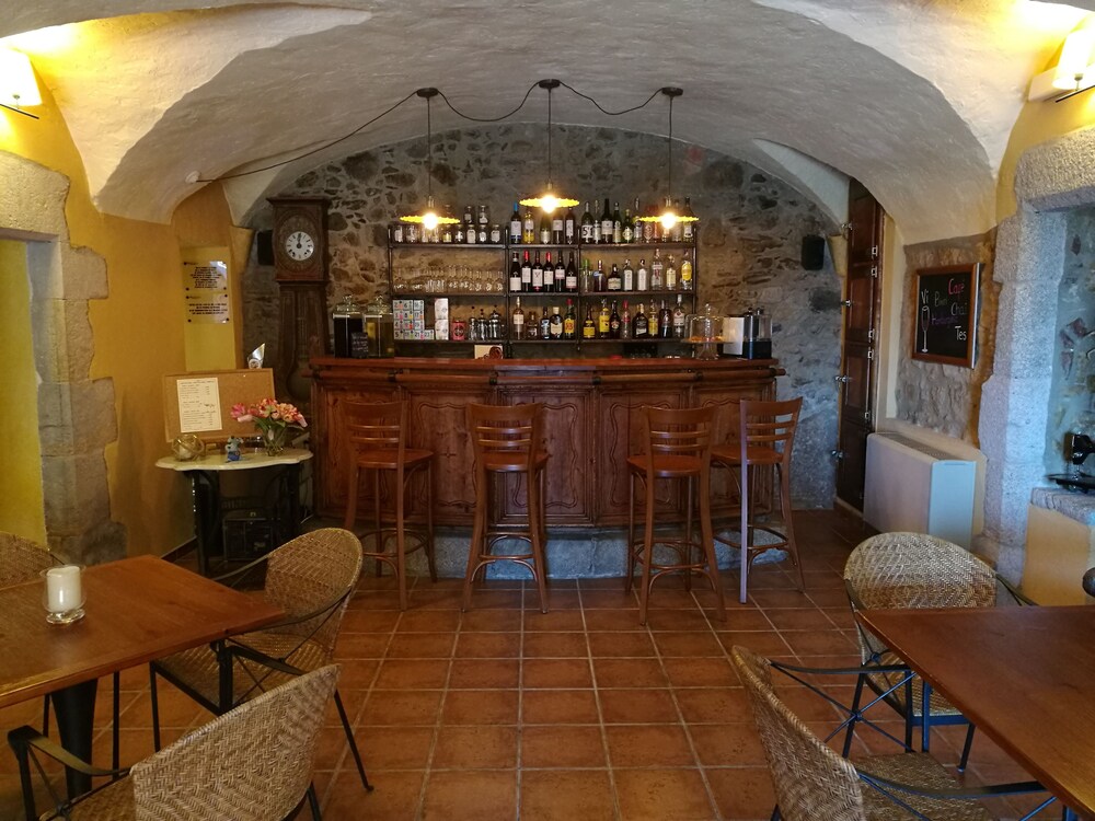 Hotel Bar