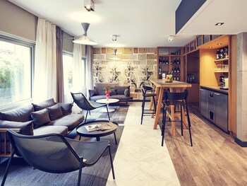 Hotel Lounge