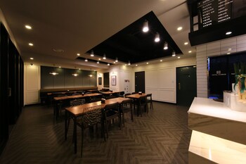 Hotel Lounge