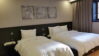 Standard Twin Room, 2 Twin Beds, Bathtub