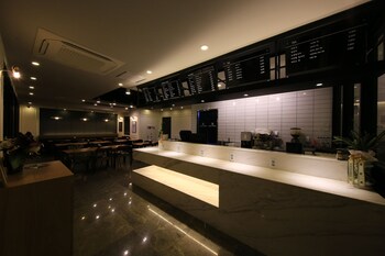 Hotel Lounge