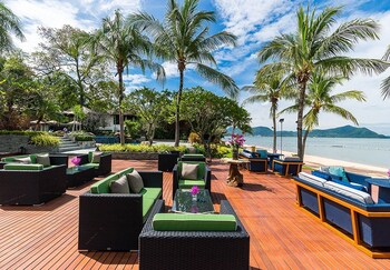 Hotel Lounge