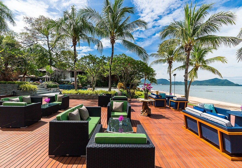Hotel Lounge