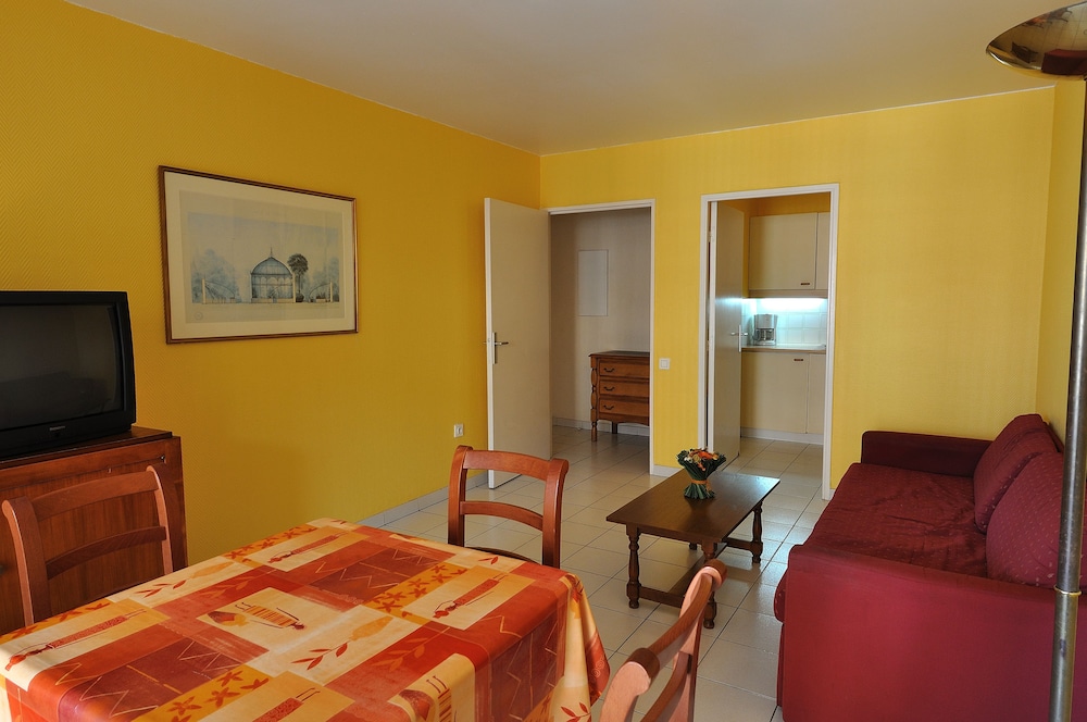 Coin séjour (Appartement 2 pièces 4 personnes avec balcon)