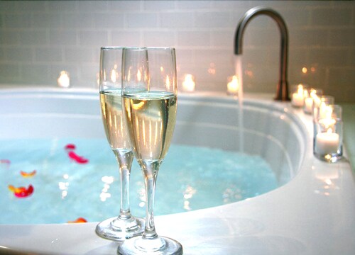Deep Soaking Bathtub