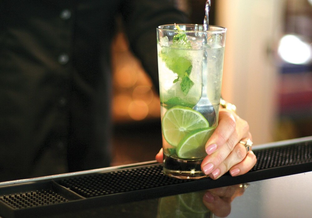 Hotel Bar