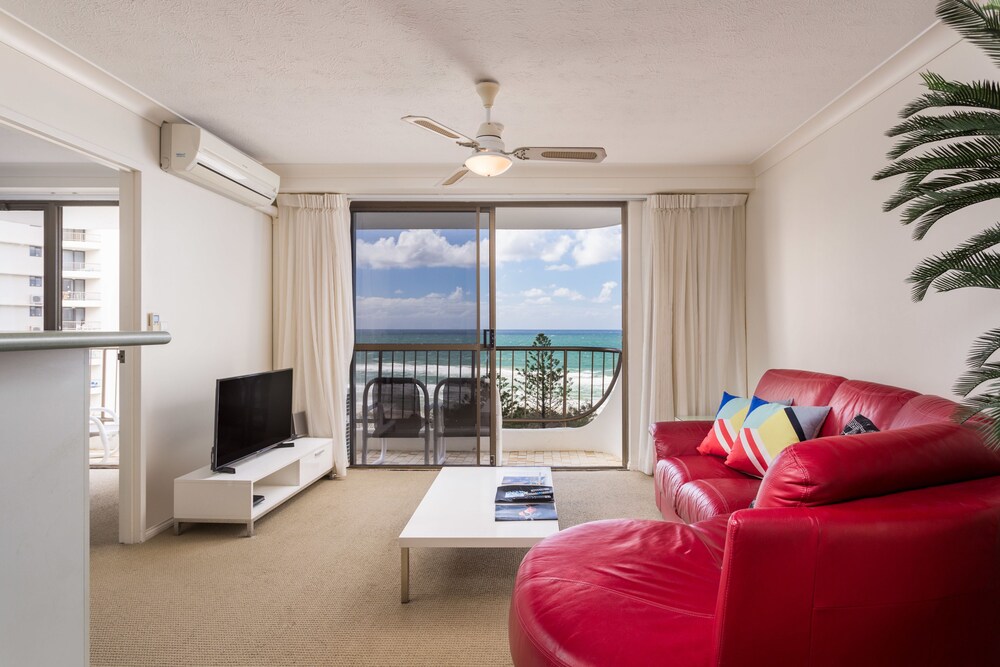 Apartment with Ocean View, 1 Bedroom - Living Room