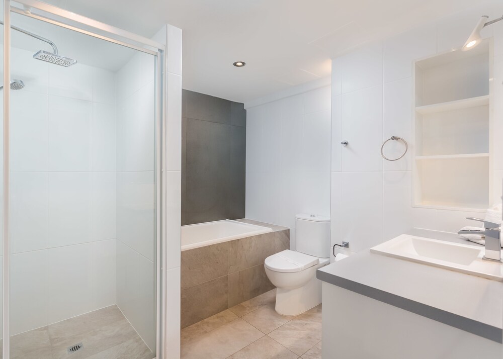 Apartment with Ocean View, 2 Bedroom - Bathroom