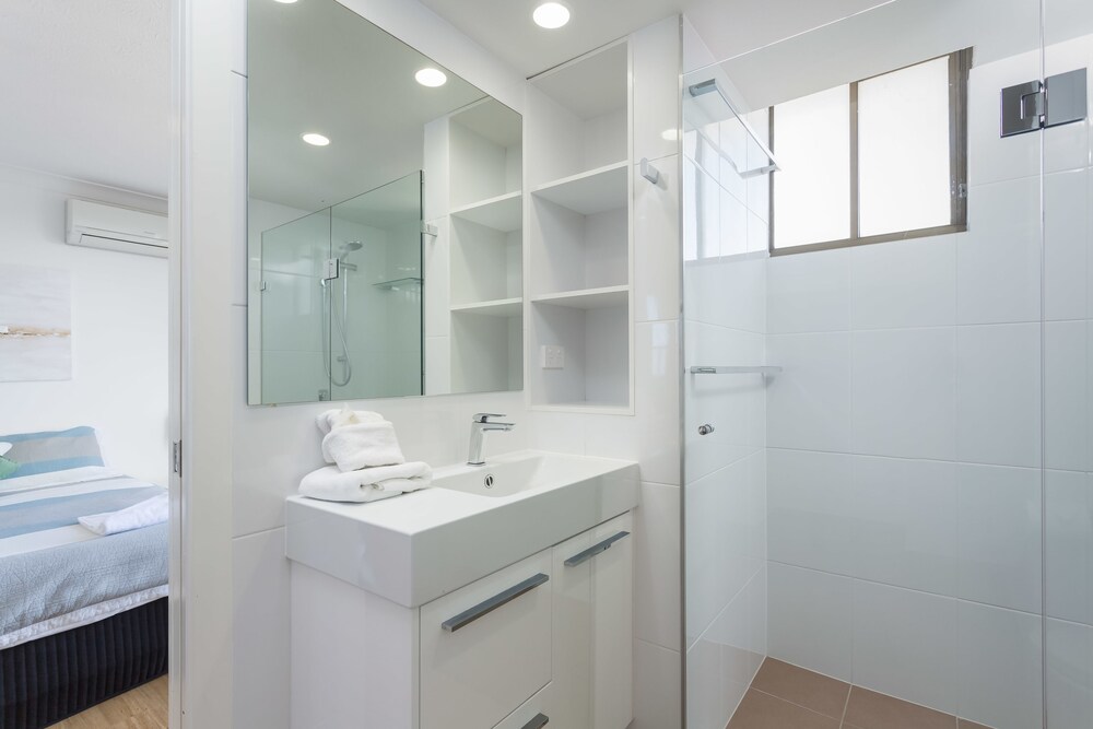 Luxury Penthouse, 3 Bedrooms, Accessible, Ocean View - Bathroom