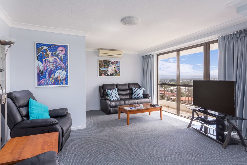 Apartment with Ocean View, 2 Bedroom - Living Room