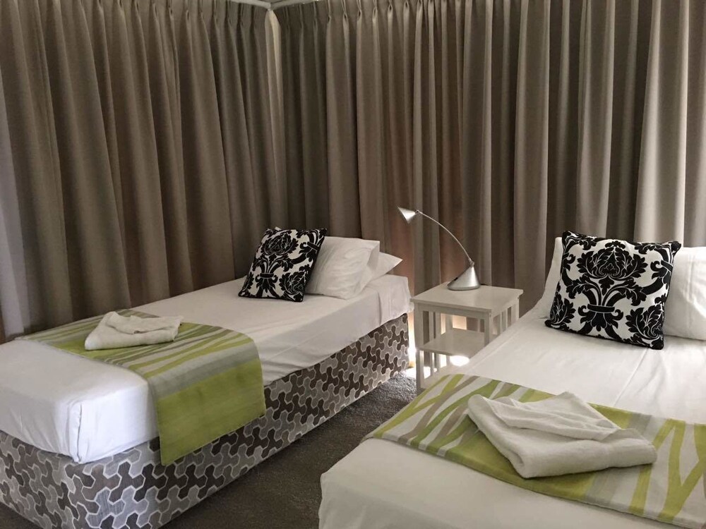 Apartment, 2 Bedrooms (7 Night Rate) - Guestroom