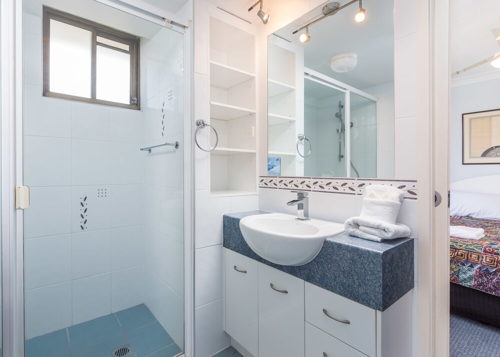 Apartment with Ocean View, 2 Bedroom - Bathroom
