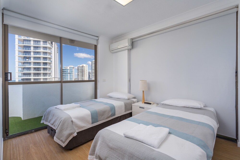 Luxury Penthouse, 3 Bedrooms, Accessible, Ocean View - Guestroom