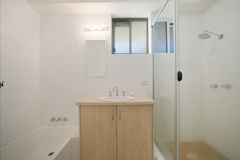 Standard Apartment, 2 Bedrooms, Garden View, Poolside - Bathroom