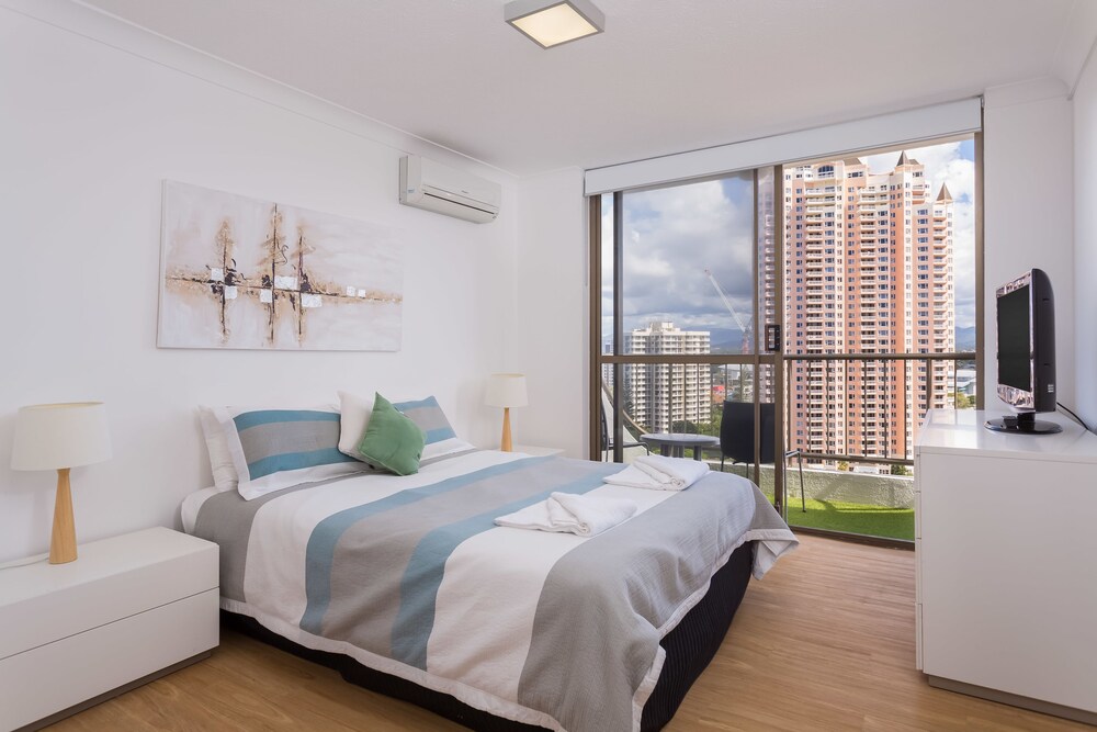 Luxury Penthouse, 3 Bedrooms, Accessible, Ocean View - Guestroom