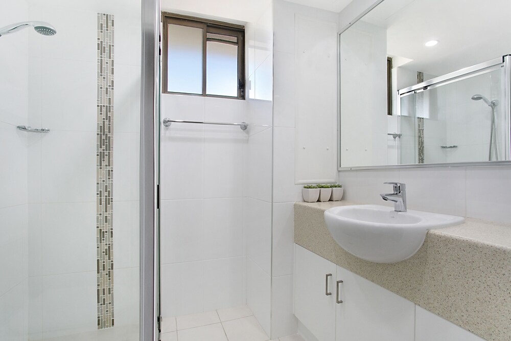 Apartment with Ocean View, 2 Bedroom - Bathroom
