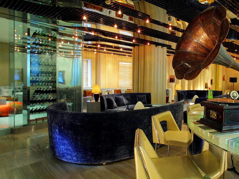 Hotel Bar