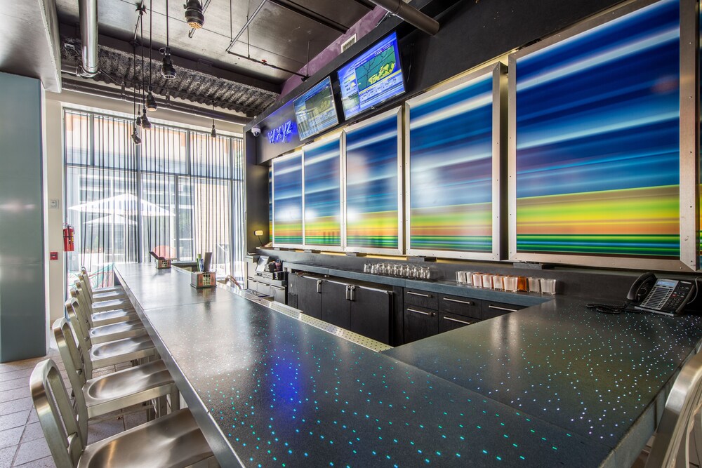 Hotel Bar