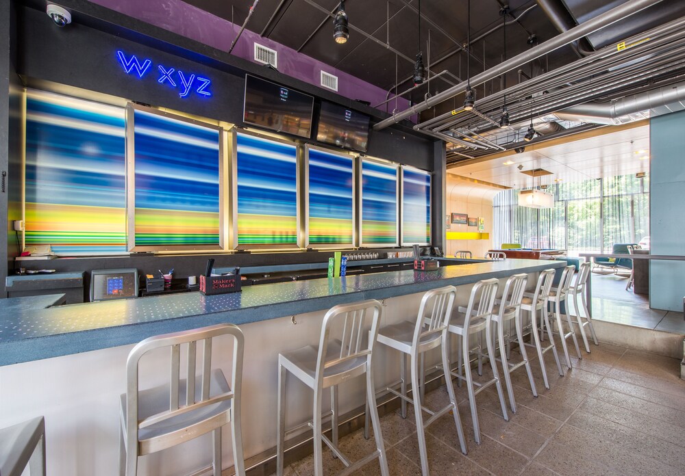 Hotel Bar