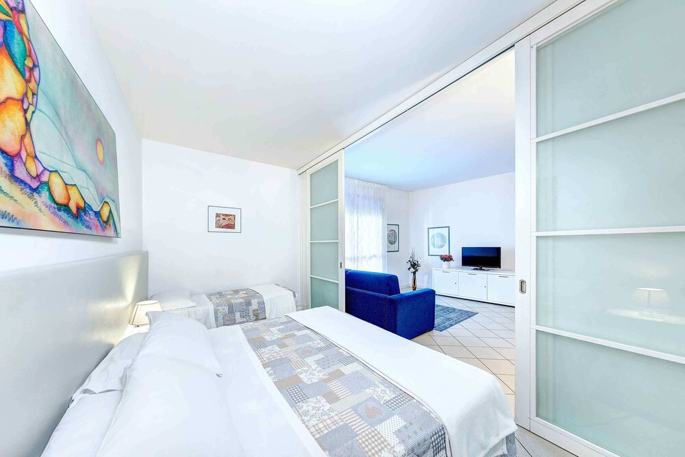 Deluxe Apartment - Guestroom View