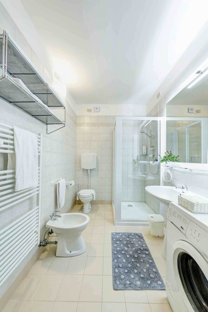 Deluxe Apartment - Bathroom