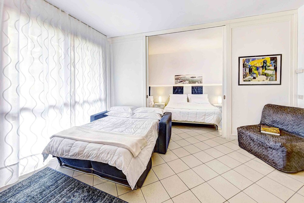 Family Apartment - Guestroom