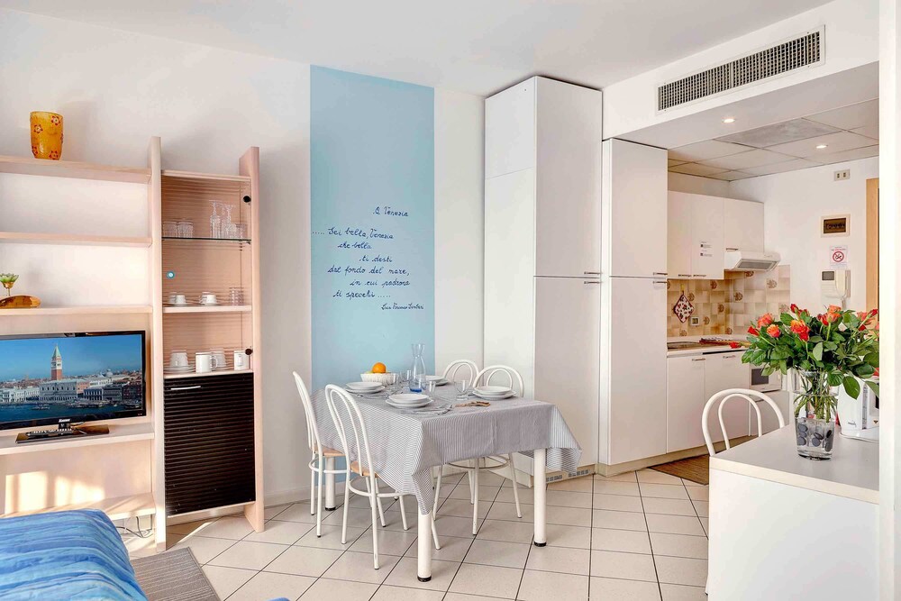 Superior Apartment - In-Room Dining