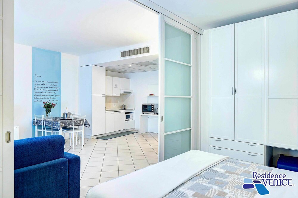 Deluxe Apartment - Featured Image