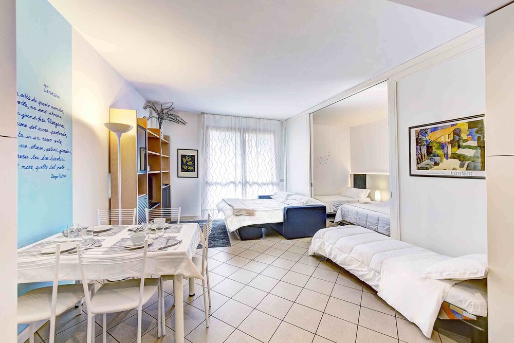 Family Apartment - Guestroom View