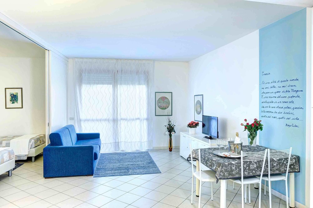 Deluxe Apartment - Living Room
