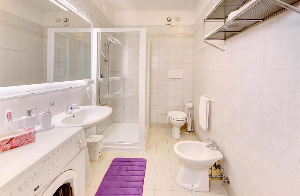 Superior Apartment - Bathroom