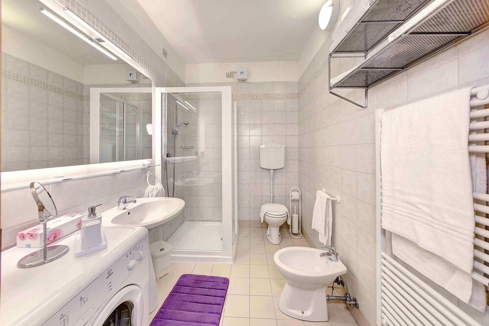 Family Apartment - Bathroom