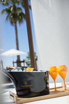 Poolside Bar