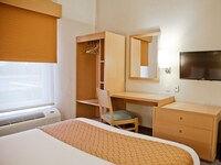 Standard Room, 1 Queen Bed