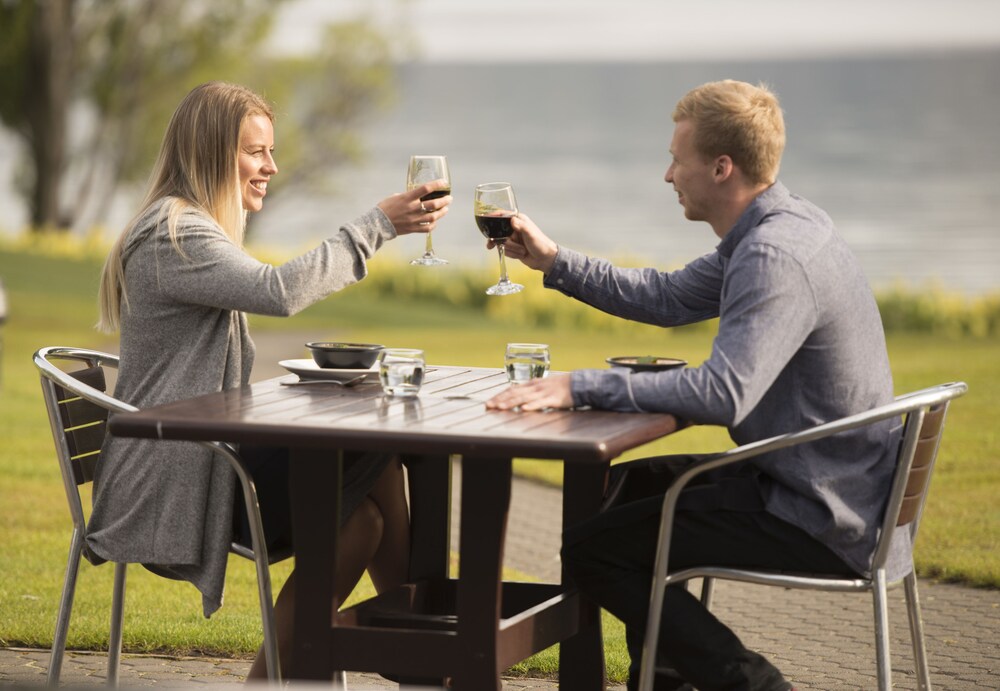 Couples Dining