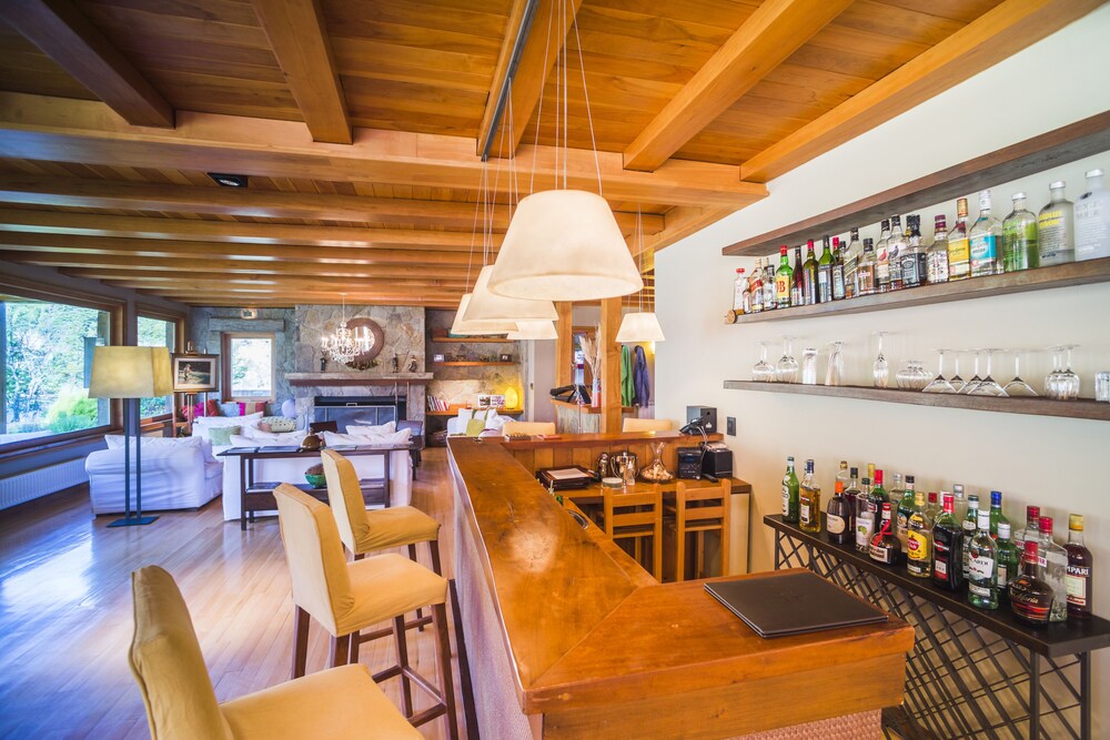 Hotel Bar