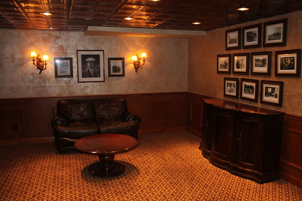 Executive Lounge